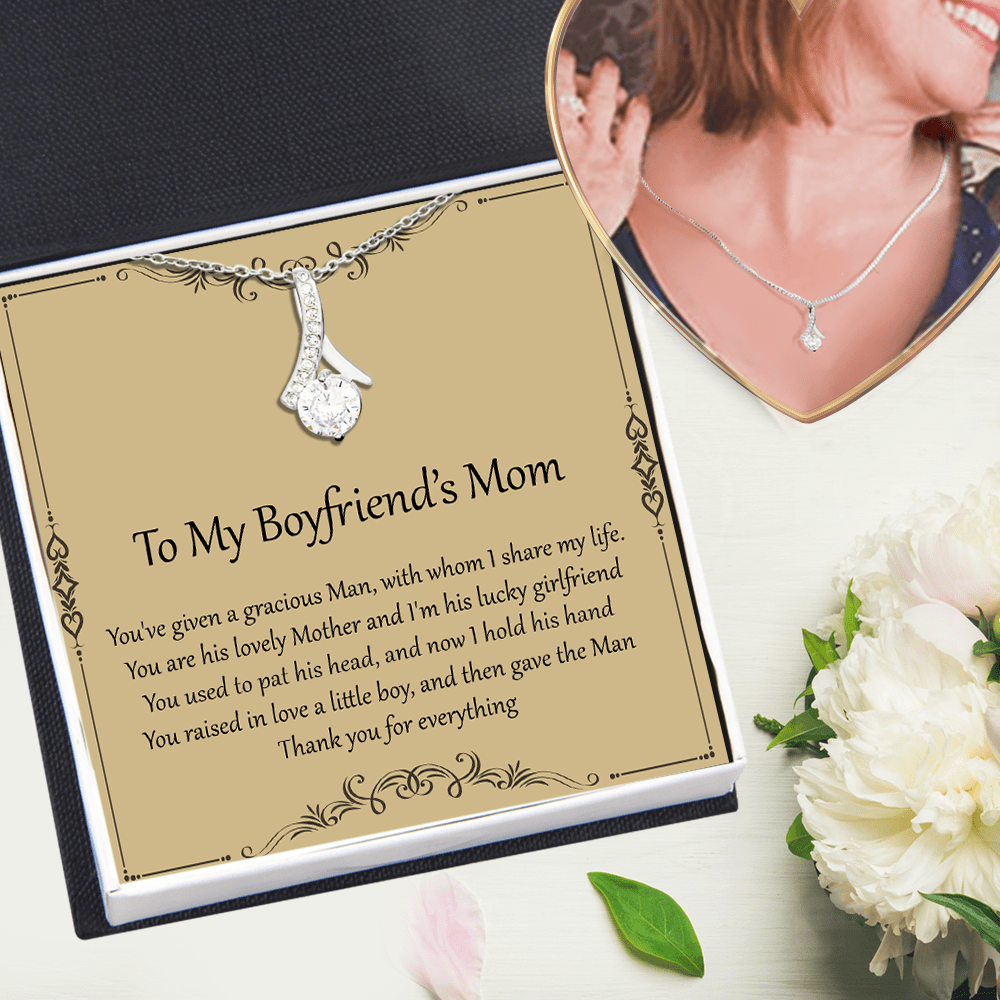 To My Boyfriend's Mom Love Knot Necklace - Mother in Law Jewelry Gift –  Wemakeforyou Store