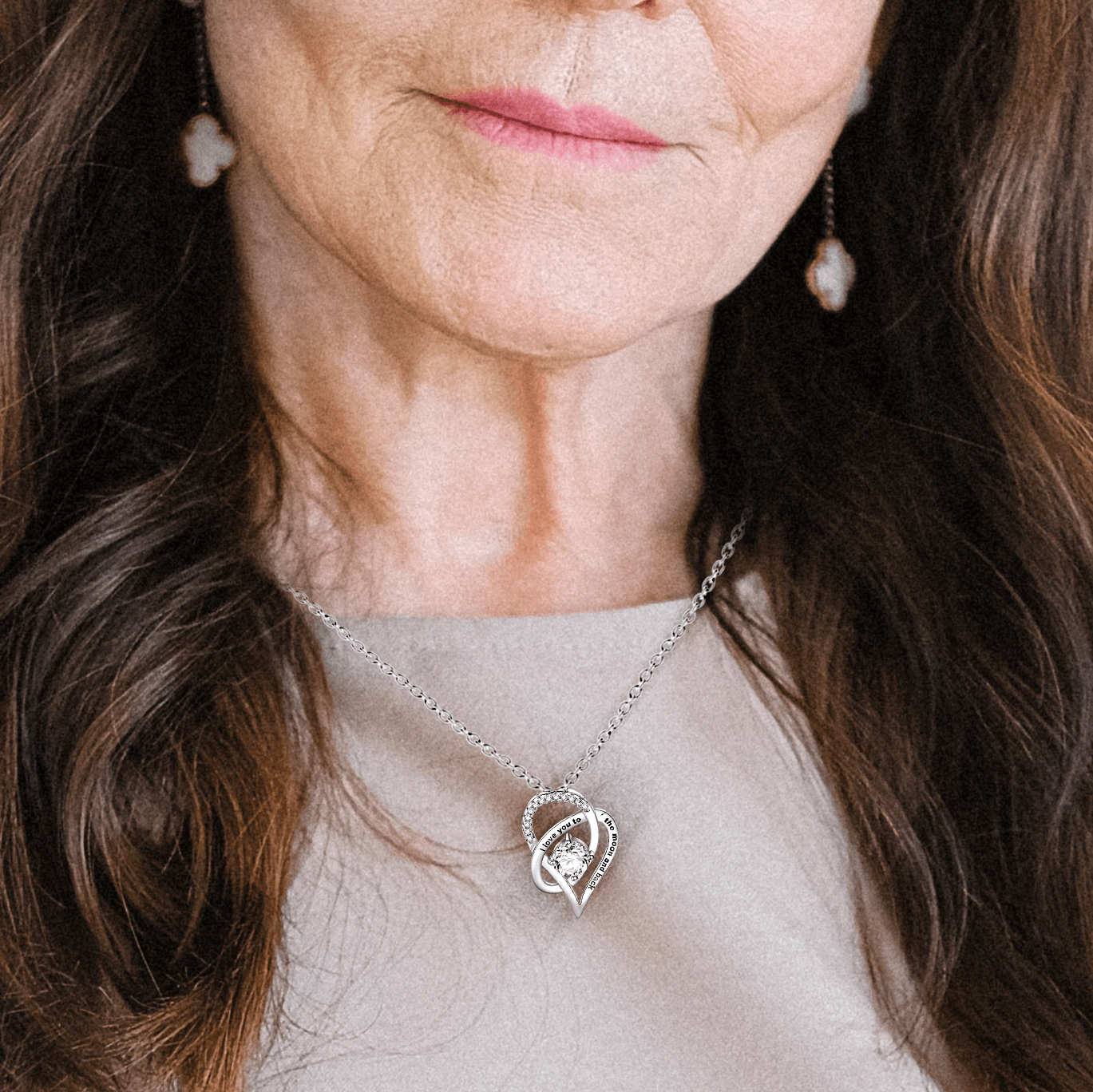 https://wrapsify.com/cdn/shop/products/heart-crystal-necklace-family-to-my-beautiful-mom-i-love-you-forever-and-always-gnzk19025-33153722122415_5000x.png?v=1646489623